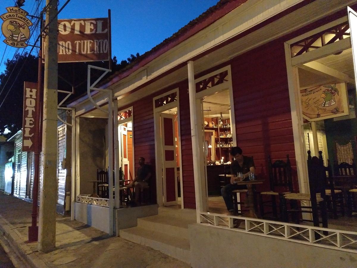 Barahona Hotel Loro Tuerto מראה חיצוני תמונה
