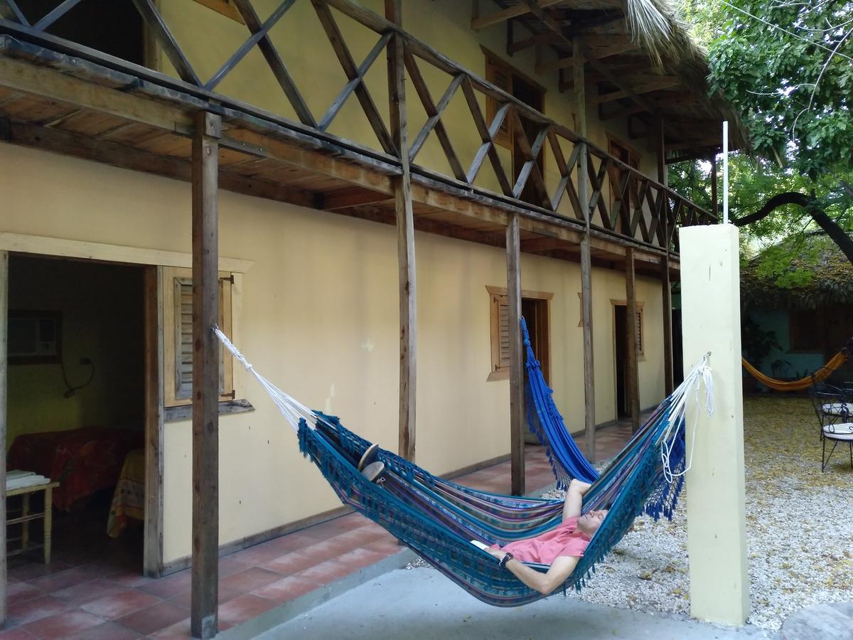 Barahona Hotel Loro Tuerto מראה חיצוני תמונה