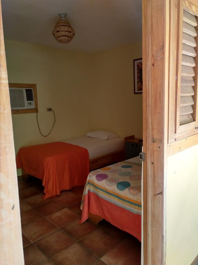 Barahona Hotel Loro Tuerto מראה חיצוני תמונה