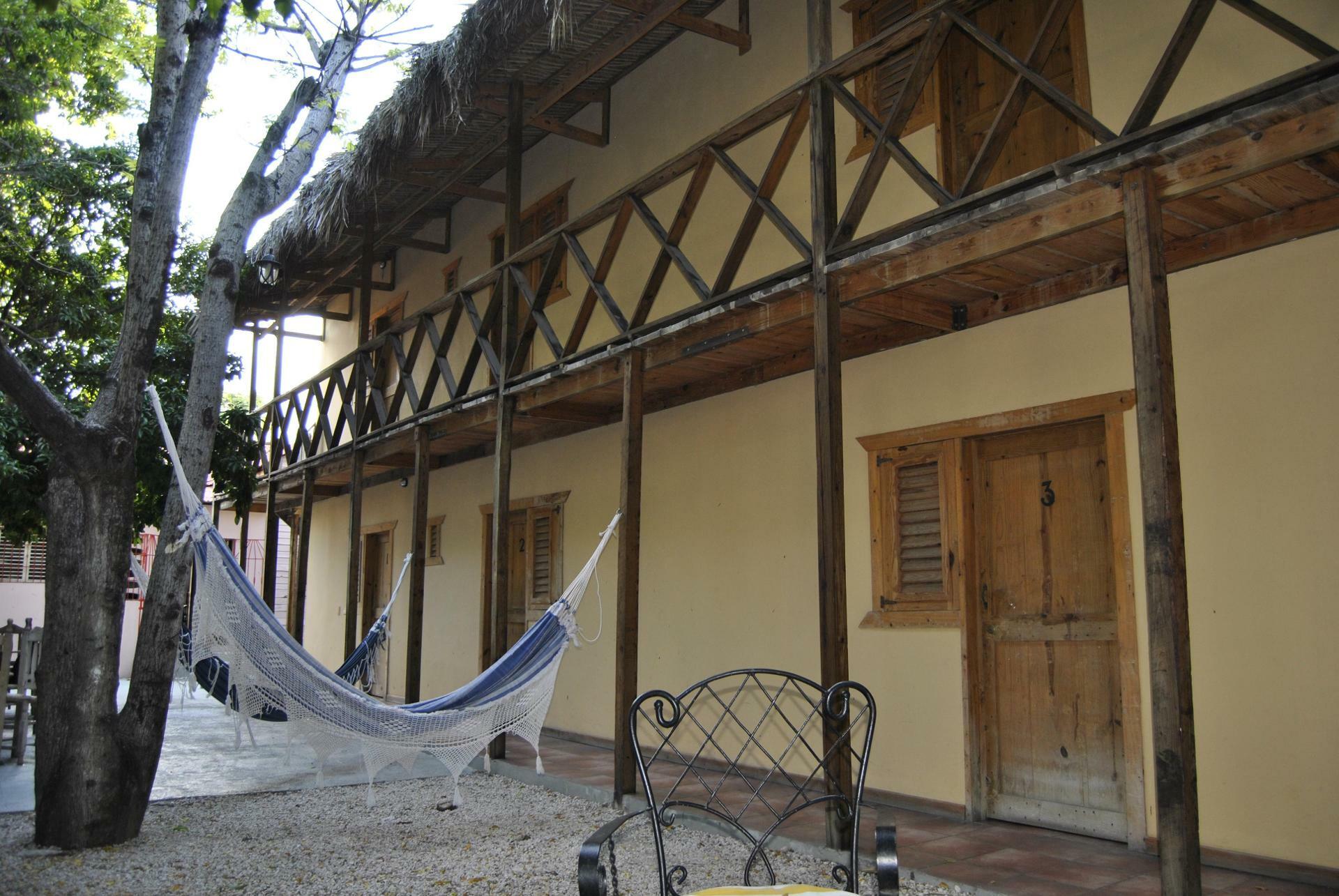 Barahona Hotel Loro Tuerto מראה חיצוני תמונה